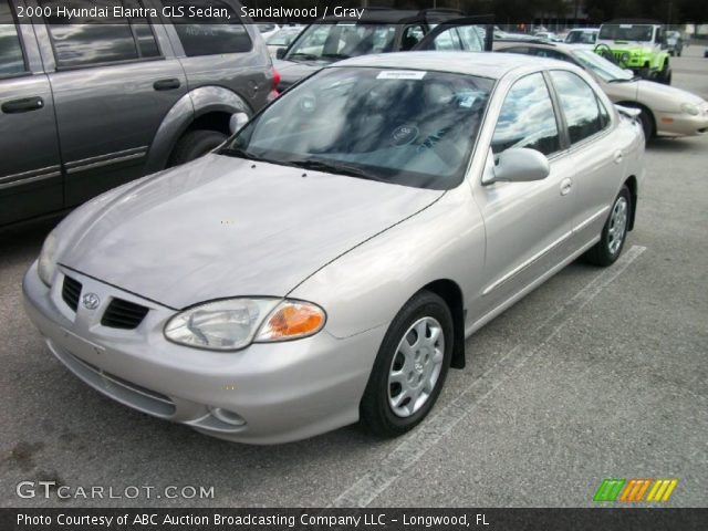 2000 Hyundai Elantra GLS Sedan in Sandalwood