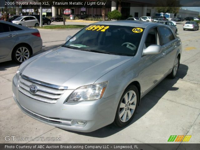 2006 Toyota Avalon XLS in Titanium Metallic
