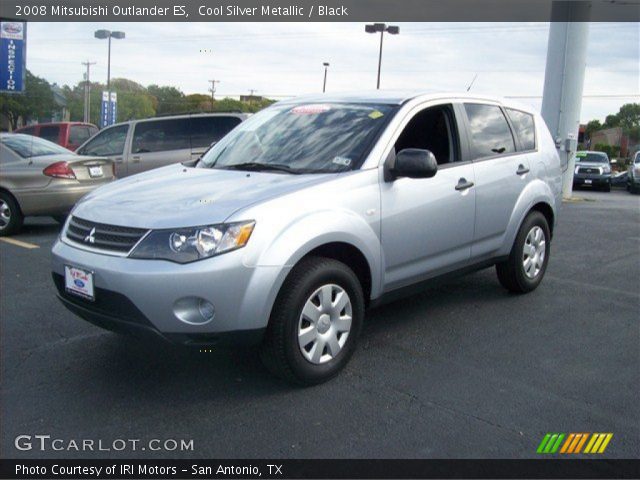 2008 Mitsubishi Outlander ES in Cool Silver Metallic