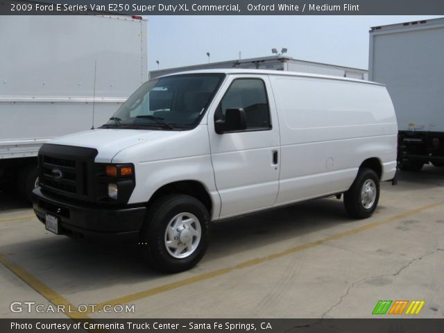 2009 Ford E Series Van E250 Super Duty XL Commercial in Oxford White