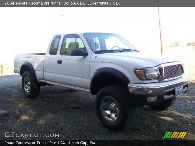 2004 Toyota Tacoma PreRunner Double Cab in Super White