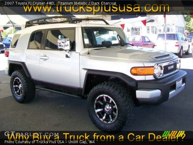2007 Toyota FJ Cruiser 4WD in Titanium Metallic