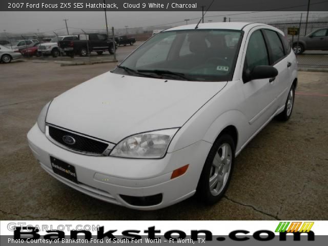 2007 Ford Focus ZX5 SES Hatchback in Cloud 9 White