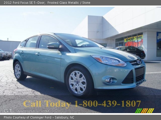 2012 Ford Focus SE 5-Door in Frosted Glass Metallic