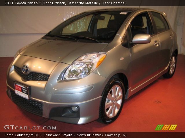 2011 Toyota Yaris S 5 Door Liftback in Meteorite Metallic