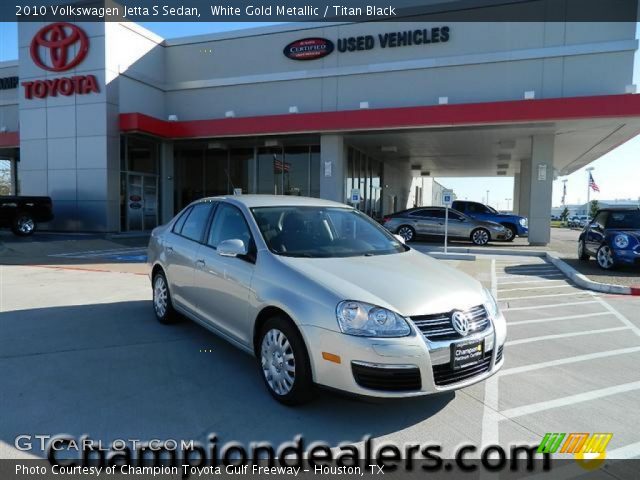 2010 Volkswagen Jetta S Sedan in White Gold Metallic