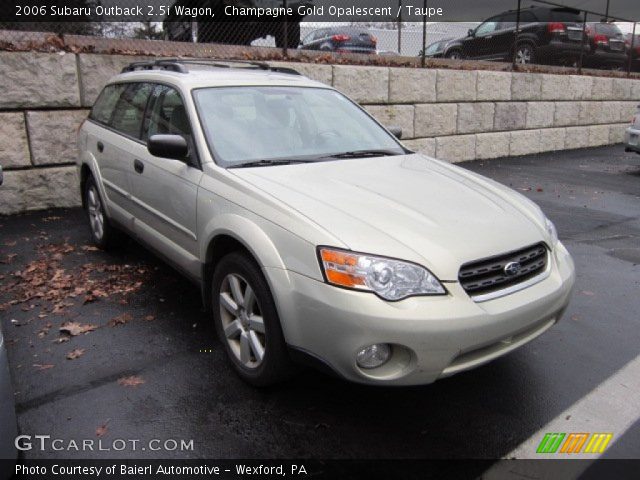 2006 Subaru Outback 2.5i Wagon in Champagne Gold Opalescent