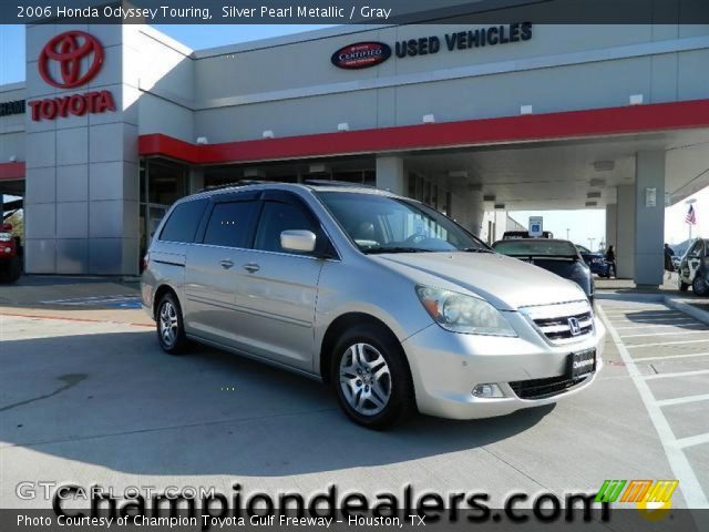 2006 Honda Odyssey Touring in Silver Pearl Metallic