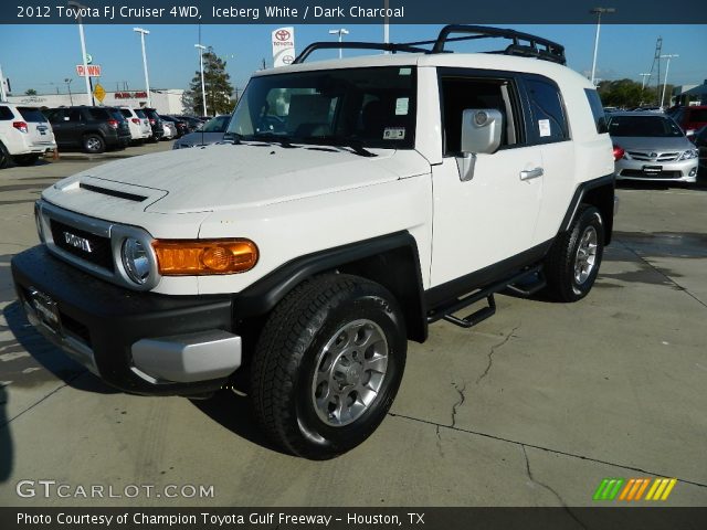 2012 Toyota FJ Cruiser 4WD in Iceberg White