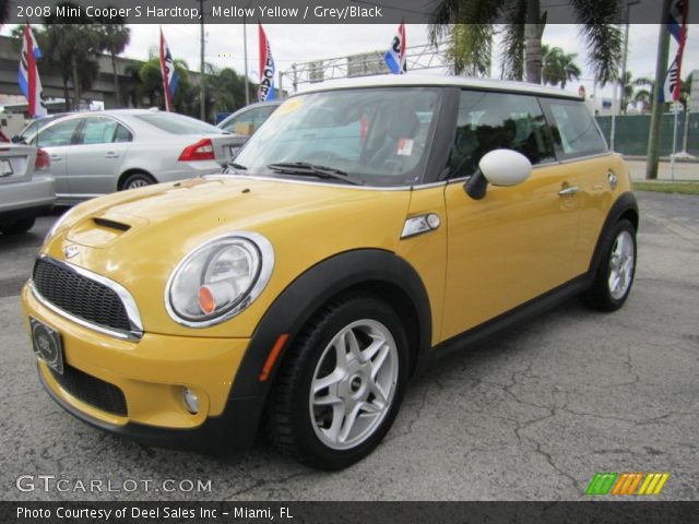 2008 Mini Cooper S Hardtop in Mellow Yellow