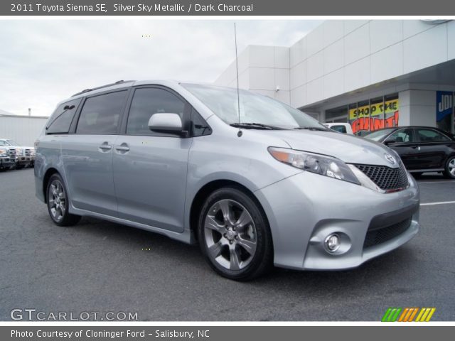 2011 Toyota Sienna SE in Silver Sky Metallic