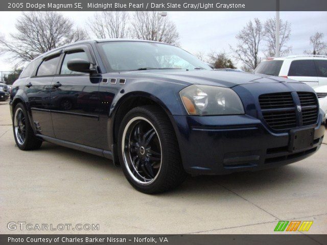2005 Dodge Magnum SE in Midnight Blue Pearl