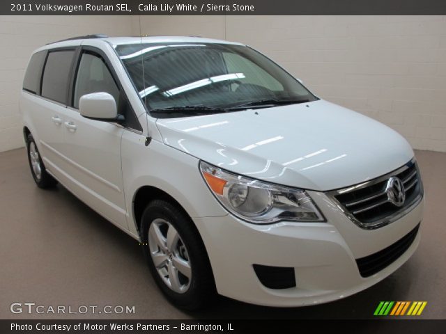 2011 Volkswagen Routan SEL in Calla Lily White