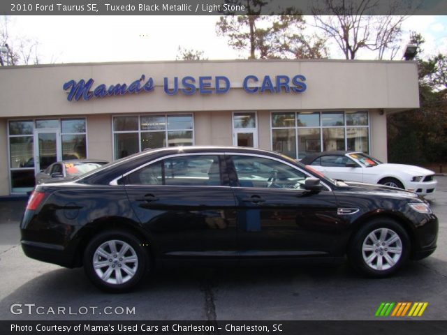 2010 Ford Taurus SE in Tuxedo Black Metallic