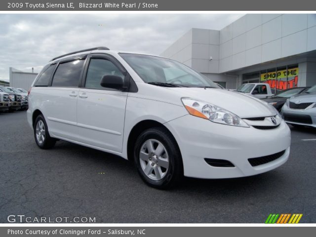 2009 Toyota Sienna LE in Blizzard White Pearl