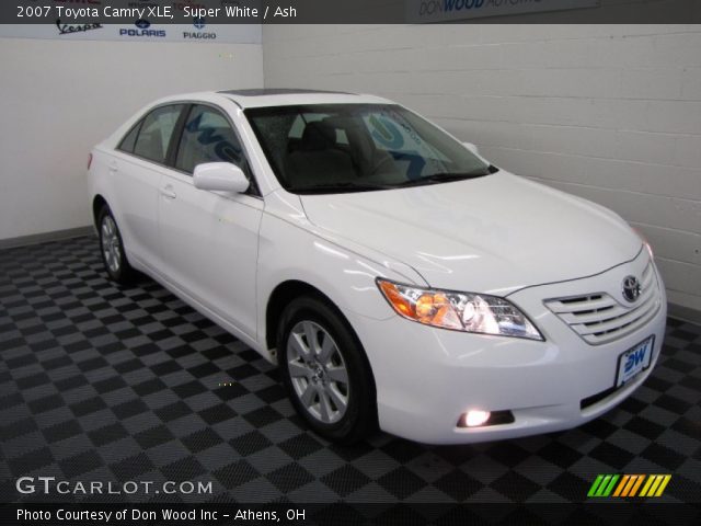 2007 Toyota Camry XLE in Super White