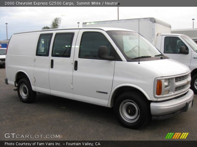 2000 Chevrolet Express G2500 Cargo in Summit White