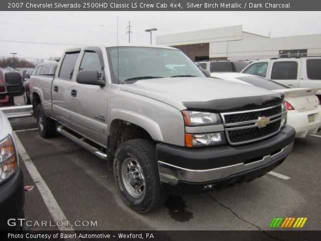 2007 Chevrolet Silverado 2500HD Classic LS Crew Cab 4x4 in Silver Birch Metallic
