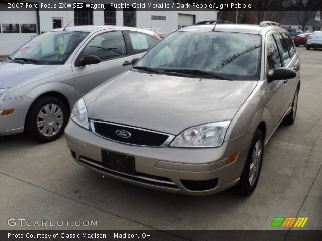 2007 Ford Focus ZXW SES Wagon in Pueblo Gold Metallic
