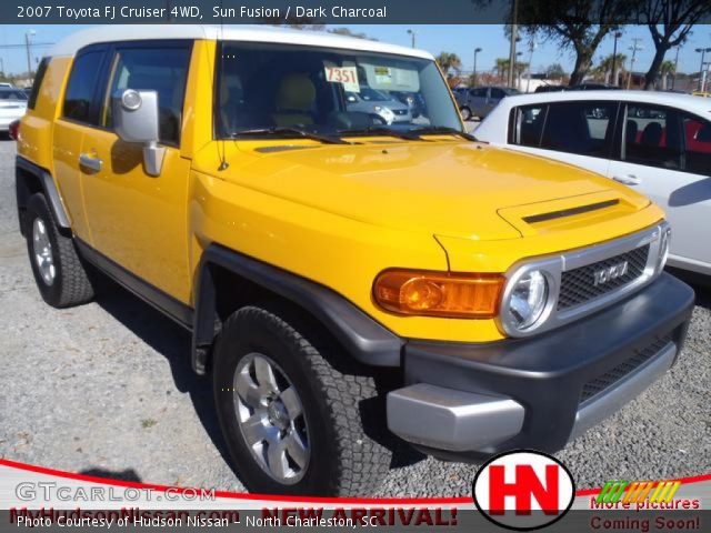 2007 Toyota FJ Cruiser 4WD in Sun Fusion