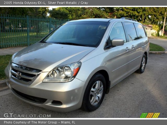2005 Honda Odyssey EX-L in Silver Pearl Metallic