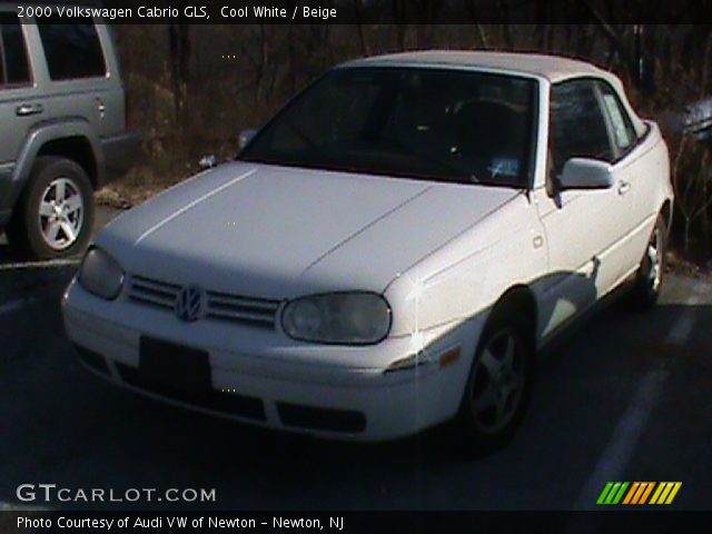 2000 Volkswagen Cabrio GLS in Cool White