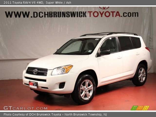 2011 Toyota RAV4 V6 4WD in Super White