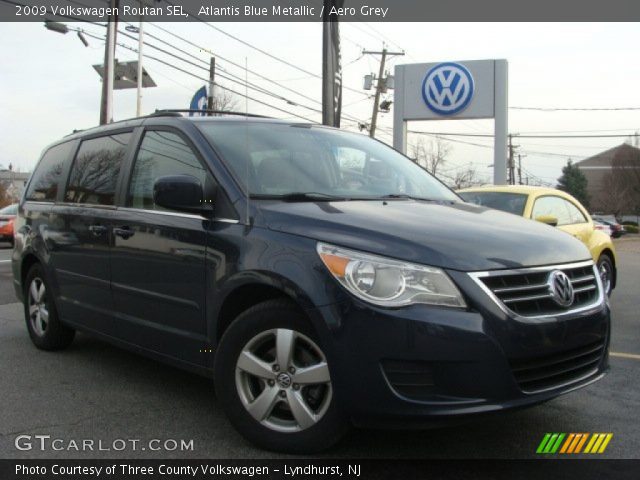 2009 Volkswagen Routan SEL in Atlantis Blue Metallic