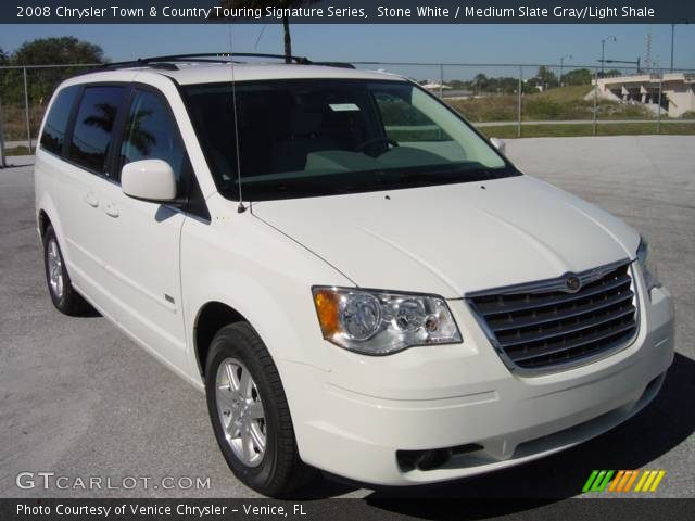 2008 Chrysler Town & Country Touring Signature Series in Stone White