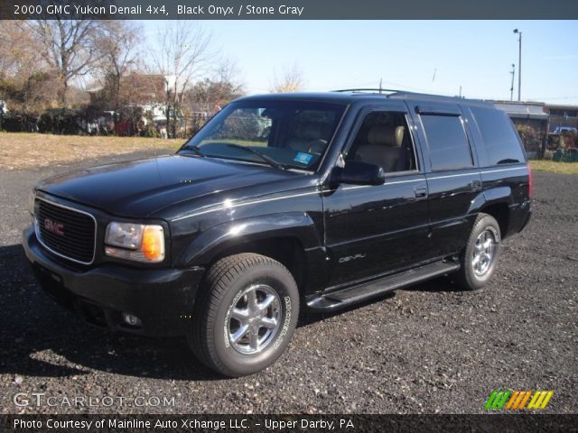 2000 GMC Yukon Denali 4x4 in Black Onyx