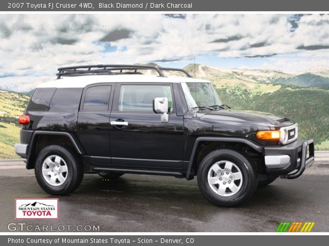 2007 Toyota FJ Cruiser 4WD in Black Diamond