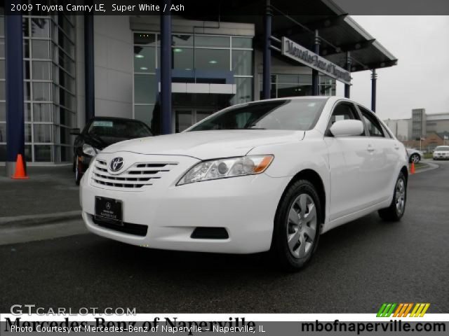 2009 Toyota Camry LE in Super White