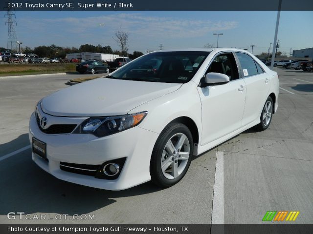 2012 Toyota Camry SE in Super White