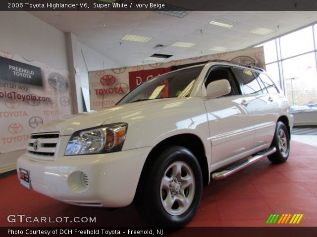 2006 Toyota Highlander V6 in Super White