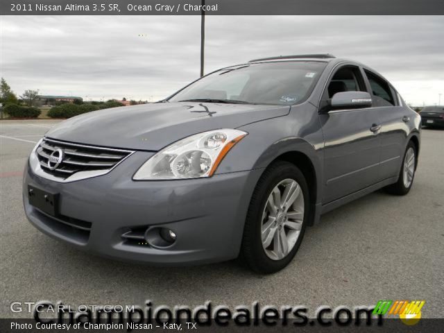 2011 Nissan altima gray
