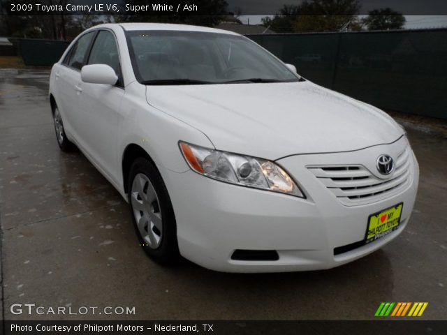 2009 Toyota Camry LE V6 in Super White