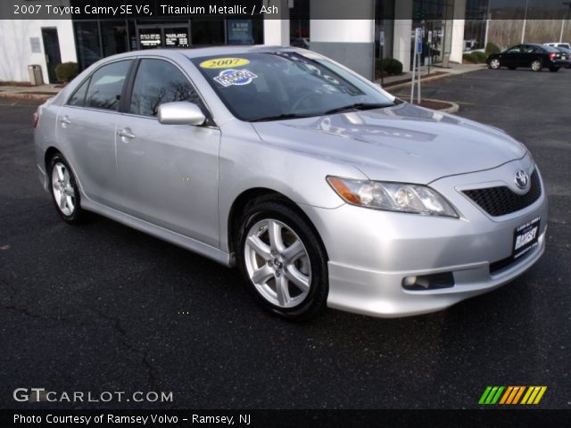 2007 Toyota Camry SE V6 in Titanium Metallic