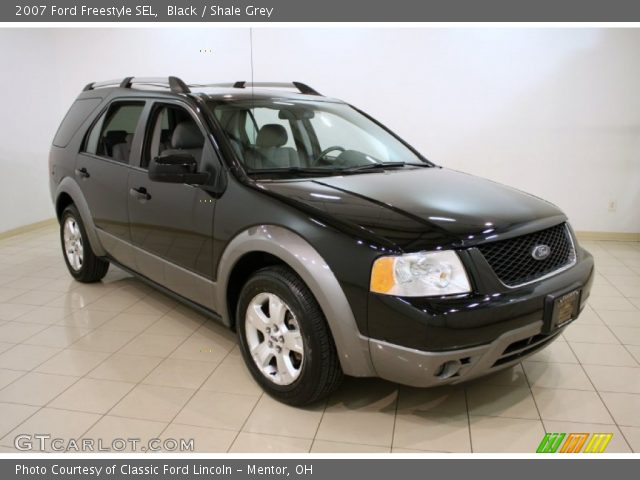 2007 Ford Freestyle SEL in Black