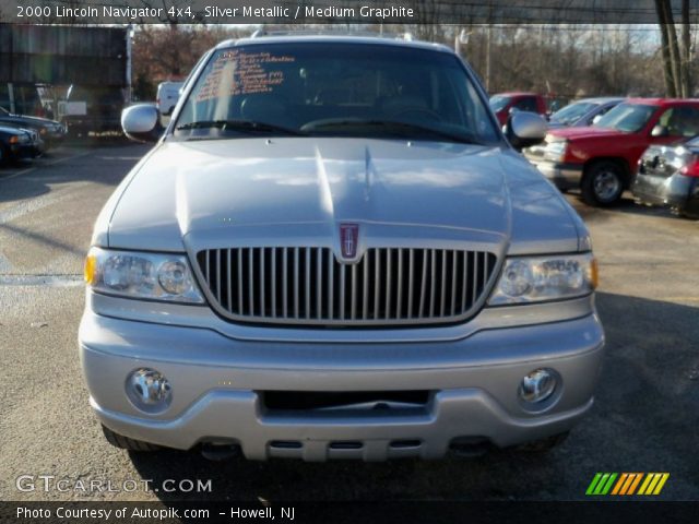 2000 Lincoln Navigator 4x4 in Silver Metallic