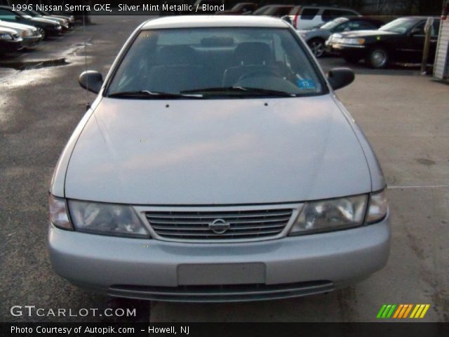 1996 Nissan Sentra GXE in Silver Mint Metallic