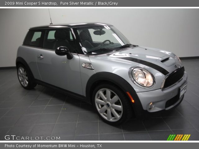 2009 Mini Cooper S Hardtop in Pure Silver Metallic