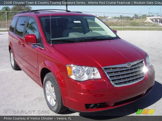 2008 Chrysler Town & Country Touring Signature Series in Inferno Red Crystal Pearlcoat