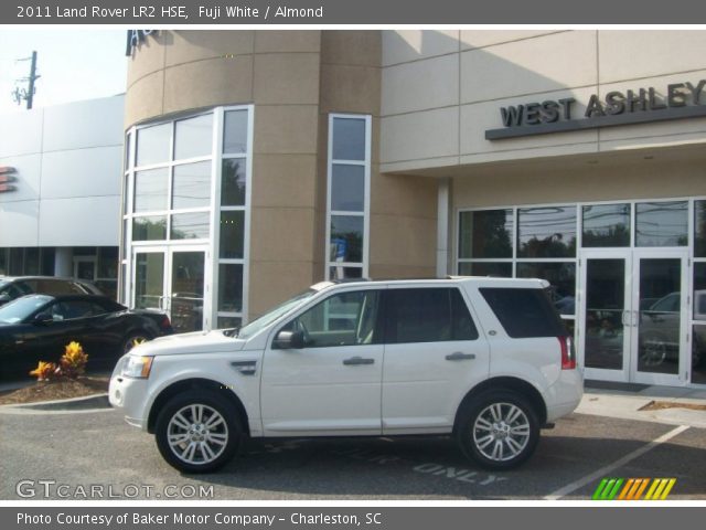 2011 Land Rover LR2 HSE in Fuji White