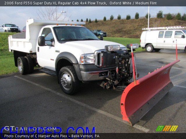 2006 Ford F550 Super Duty XL Regular Cab 4x4 Plow Truck in Oxford White