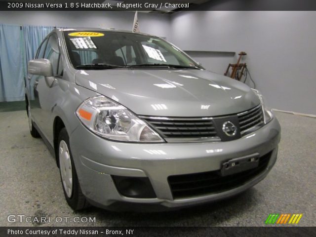 2009 Nissan Versa 1.8 S Hatchback in Magnetic Gray