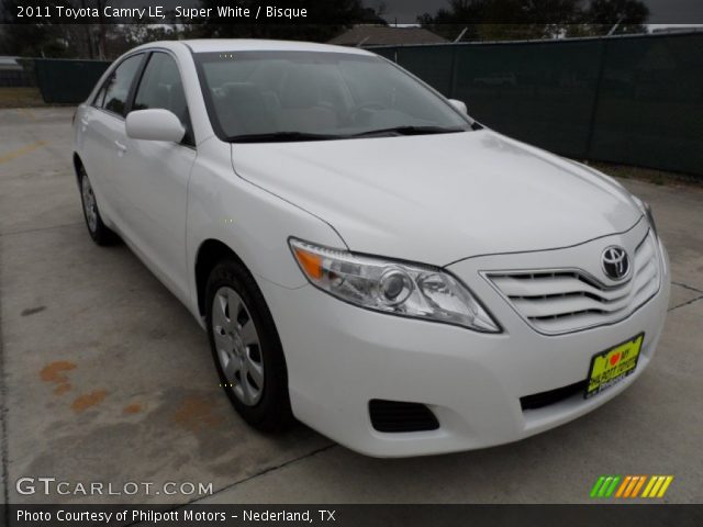 2011 Toyota Camry LE in Super White
