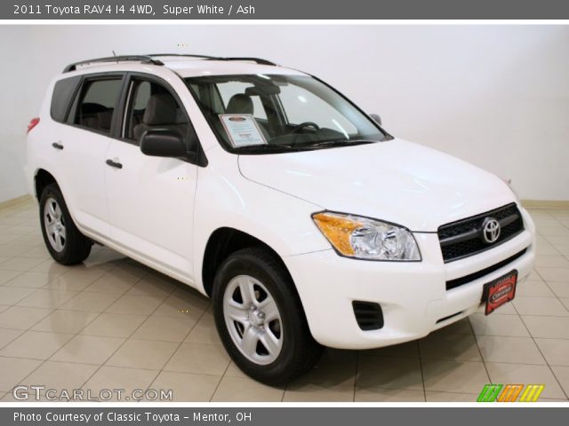 2011 Toyota RAV4 I4 4WD in Super White