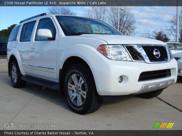 2008 Nissan Pathfinder LE 4x4 in Avalanche White