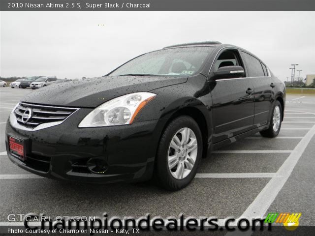 2010 Nissan Altima 2.5 S in Super Black