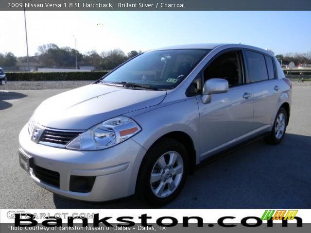 2009 Nissan Versa 1.8 SL Hatchback in Brillant Silver